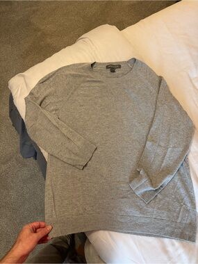 Men's Cashmere blend Crewneck Sweater in Heather Gray by Grayson & Dunn